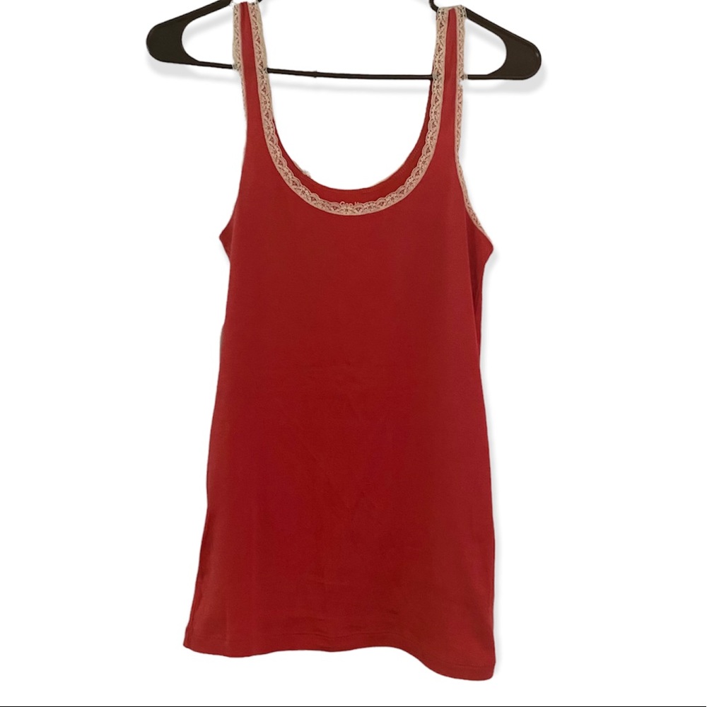 GAP medium tank top